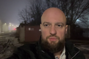 Глава Курска пообещал снести гаражи и сделать тротуар на Веспремской