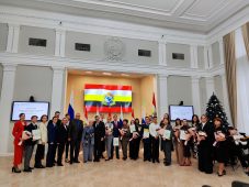 Александр Хинштейн наградил победителей конкурса «Профессионалы»