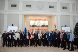 Александр Хинштейн наградил курских энергетиков за героическую работу в прифронтовом регионе