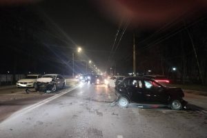 В Курске на улице Карла Маркса произошло тройное ДТП с пострадавшими