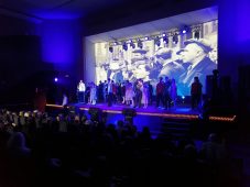 Куряне исполнили с батюшкой «Катюшу» под гармонь