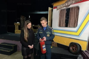 Курский театр кукол проверили перед новогодними представлениями