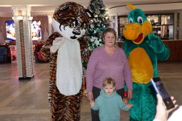 В Курске 266 детей участников и ветеранов СВО посмотрели новогоднюю сказку