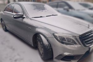 В Курске судебные приставы передали на СВО конфискованный у наркодилера премиальный Mercedes-Benz