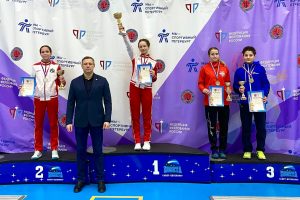 Курские рапиристки взяли золото и серебро Всероссийских соревнований по фехтованию