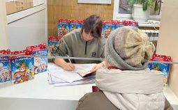 Семьи льготных категорий из Курска могут получить новогодние подарки для детей