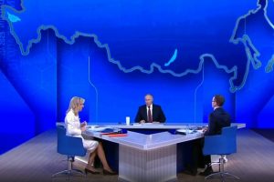 Путин поручил усилить контроль за поставкой льготных лекарств в регионах