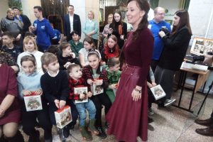 Зампред Госдумы РФ Анна Кузнецова посетила ПВР в Курске