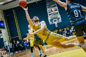 Курские «Русичи» вышли на первое место в Высшей лиге