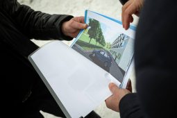 В Курске на улице Клевцова восстановят тротуар и высадят деревья