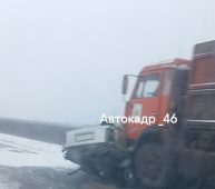 В Курской области в ДТП с КамАЗом погиб водитель иномарки