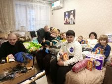 В Курской области после пожара многодетная семья из 9 человек получила адресную помощь