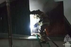 В Курской области из-за неисправной печи сгорела крыша сарая