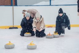 В Курске на льду парка Пионеров стартовал фестиваль районов