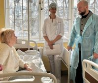 Мэр Курска проверил состояние пациентки, отравившейся  с внучкой угарным газом