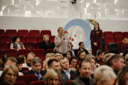 Во всех 423 школах Курской области созданы управляющие советы с участием выпускников