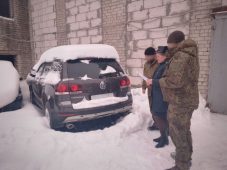 Конфискованный у курянина автомобиль передали на СВО