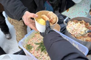 Курским волонтёрам недостаёт продуктов на благотворительный обед
