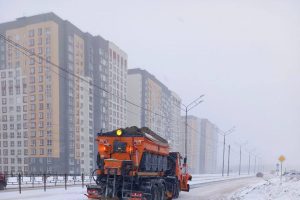 В Курске усилили уборку снега на дорогах и тротуарах