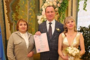 В Курской области за новогодние праздники зарегистрировали около 30 браков