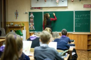 Курские школы и детские сады переводят на дистант из-за непогоды