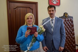 Корреспондента «Курской правды» Анну Журавлеву наградили знаком «За сотрудничество»