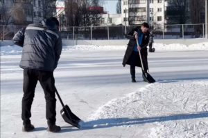 В курской школе расчистили каток после жалоб