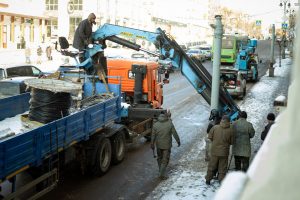 В Курске восстановят три повреждённые световые опоры