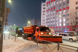 В Курске из-за снегопада на уборку дорог вывели 72 единицы спецтехники