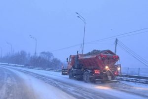 70 единиц техники выйдут убирать снег в Курске ночью