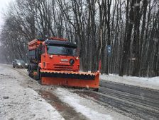 В Курске снег убирают 67 единиц спецтехники