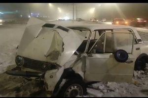 В Курске 17-летний подросток, управляя автомобилем, протаранил опору ЛЭП