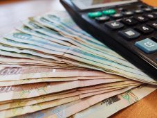 С администрации Курчатовского района взыскали 50 тысяч рублей за укус собаки