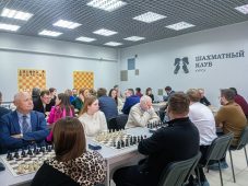 Педагоги Курска сыграли в шахматы на спартакиаде