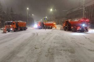 В Курске 69 единиц техники боролись с последствиями снегопада
