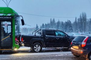 В Курске возле цирка произошло ДТП
