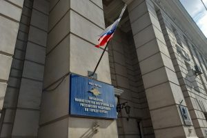 Курянин отвёл сына в полицию, чтобы тот не сел в тюрьму за дропперство