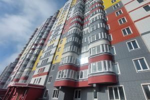 200 жителей приграничья получили ключи от новых квартир в Курске