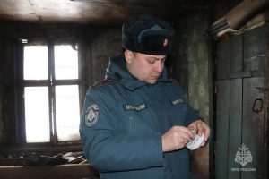 Курским многодетным семьям подарили 1,5 тысячи пожарных извещателей