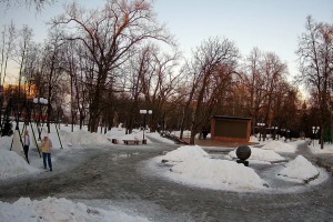 В Курске подростки повредили экран в Парке пионеров