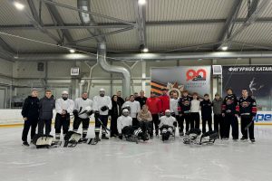 В Курске команды ветеранов СВО впервые тренировалась в следж хоккее