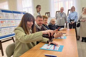 В Курске заработала выставка коллекций юных филателистов