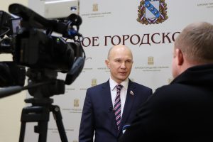 Хинштейн намерен инициировать отставку председателя Курского горсобрания Владимира Токарева