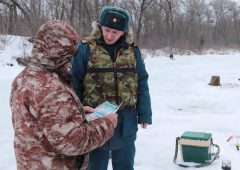 Курские спасатели оценили ледовую обстановку с воздуха