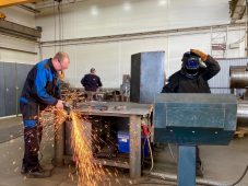 Курский завод при федеральной поддержке освоил выпуск новой продукции