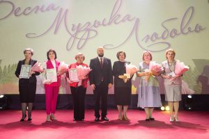 Мэр Курска поздравил педагогов города с наступающим Международным женским днем