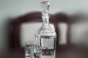 Курянка получила штраф за продажу алкоголя подростку