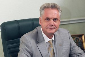 Виктор Кожухов покидает пост главы Золотухинского района