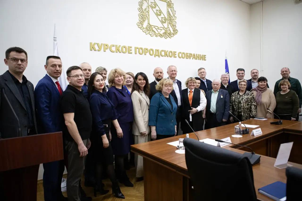 В Курске обсудили содержание дорог, остановок общественного транспорта и озеленение города