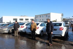 Четверо курян получили автомобили от отделения Социального фонда России